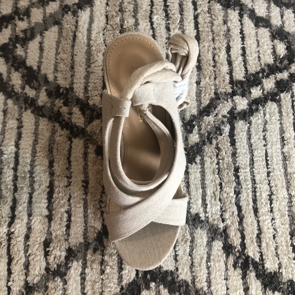 NWOT Just Fab tie up wedges in size 6 1/2 - Picture 11 of 13